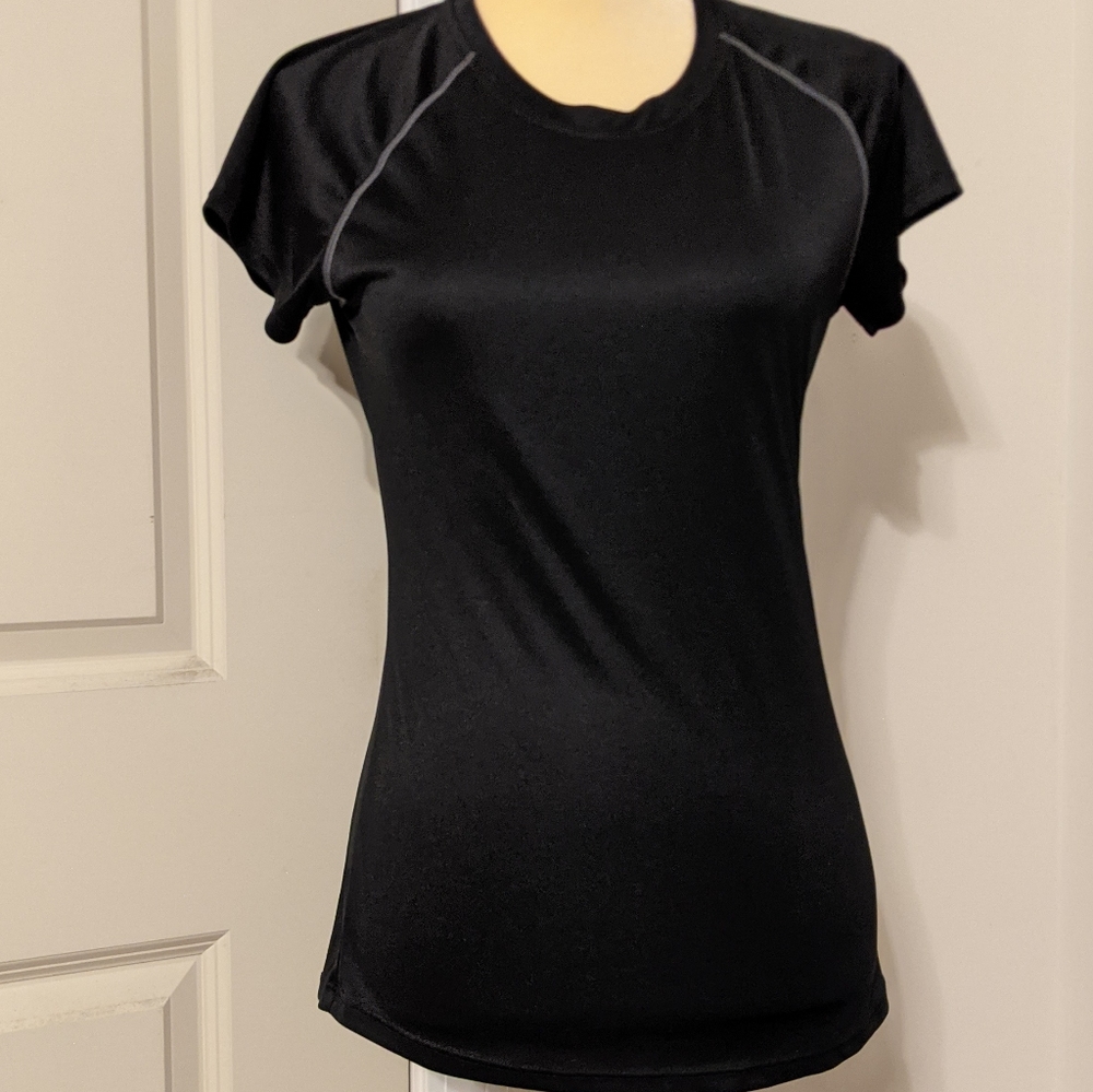 Champion semi-fitted black Short sleeved top